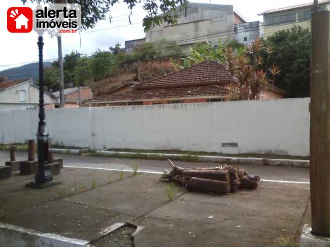 Casa - Aluguel:  PRAÇA CRUZEIRO, Rio Bonito - RJ